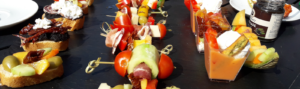 Des tapas disposées sur la table